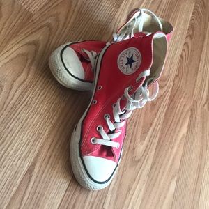 Hot pink Converse